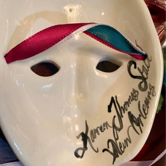 Karen Thomas Stall New Orleans Ceramic Mask -- Mardi Gras Pink Masquerade Decor - Picture 3 of 7